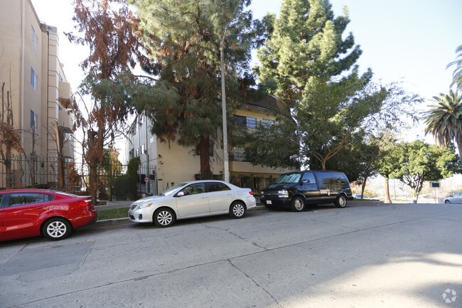 Building Photo - Council Street Apartments