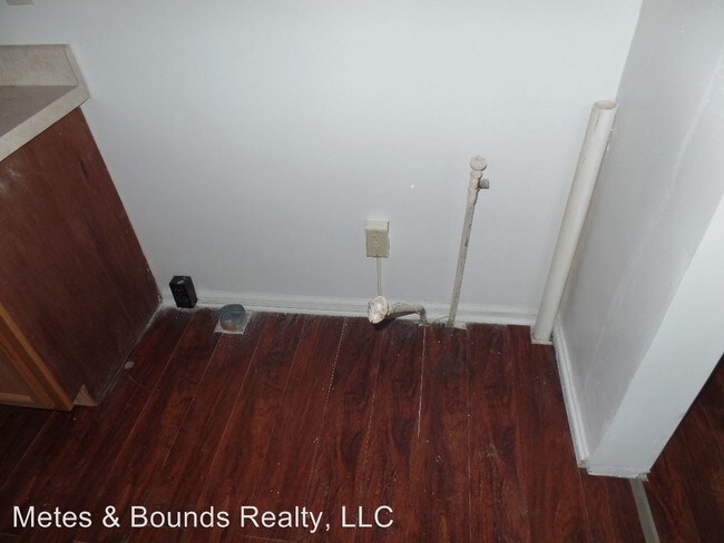 Building Photo - 3 br, 1 bath House - 989 Poplar Street