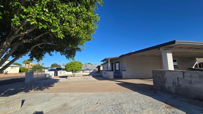 Foto del edificio - 5827 N 22nd Dr