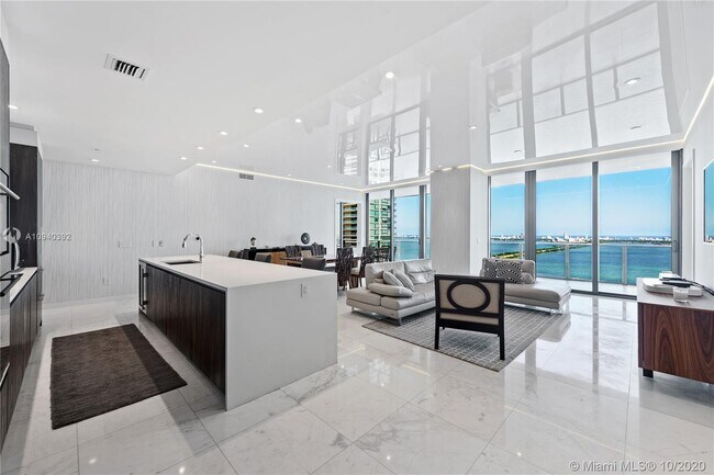 Foto del edificio - 480 NE 31st St