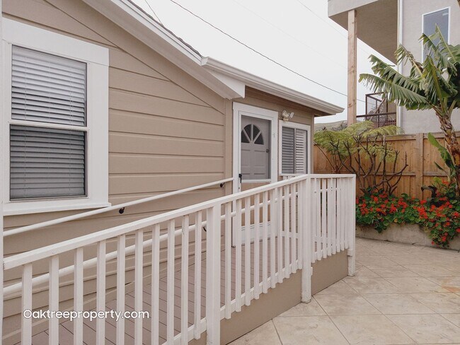 Foto del edificio - Charming 2 bedroom 1 bath with fenced yard