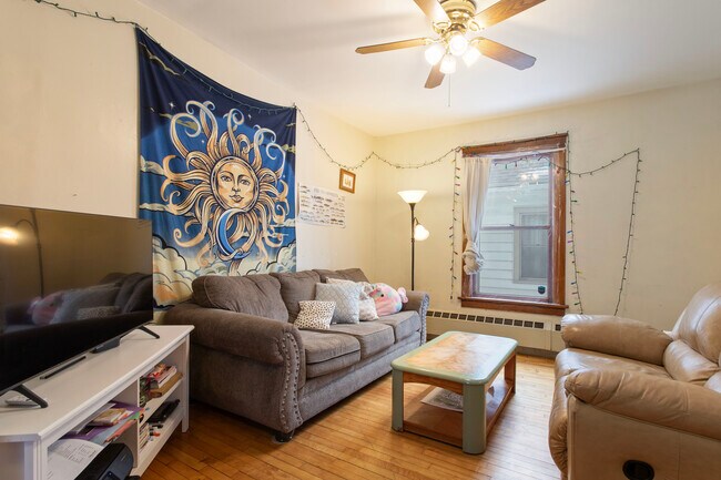 Foto del edificio - 1028 23rd Ave SE