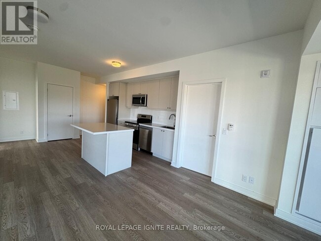 Building Photo - 51 Clarington Blvd