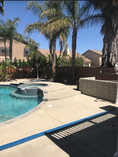 Building Photo - 4 Bedroom Pool Home for Rent in Wildomar