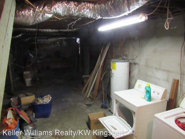 Building Photo - 3 br, 1 bath House - 1443 Bryant Ln