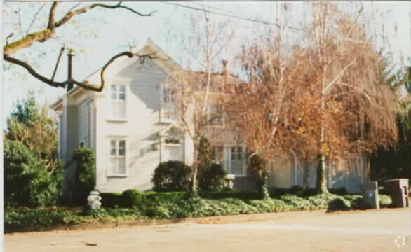 Primary Photo - 902-904 St. Helena Ave