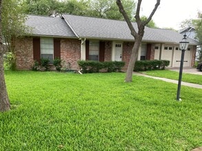 Building Photo - 4527 Lakebend W Dr