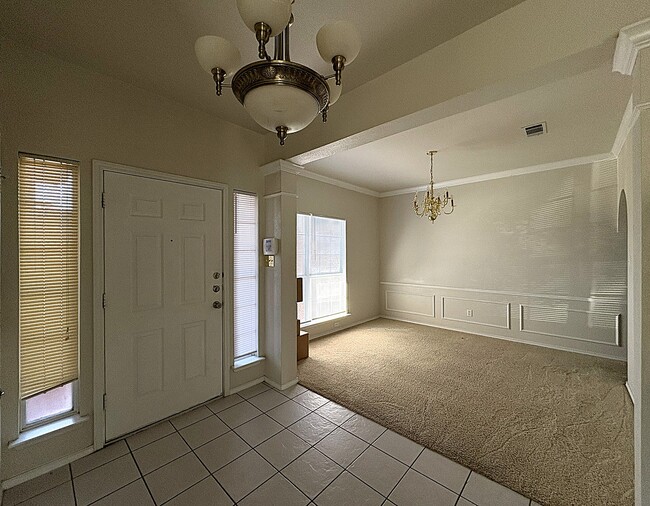 Building Photo - 2313 Modoc Dr