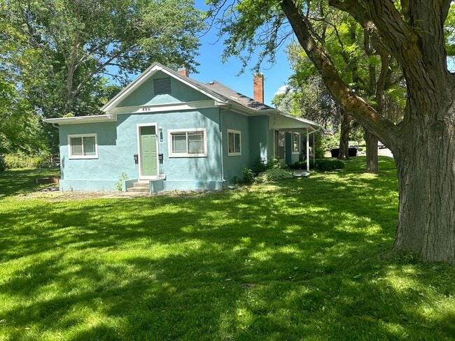 Building Photo - Two-Bedroom in North End