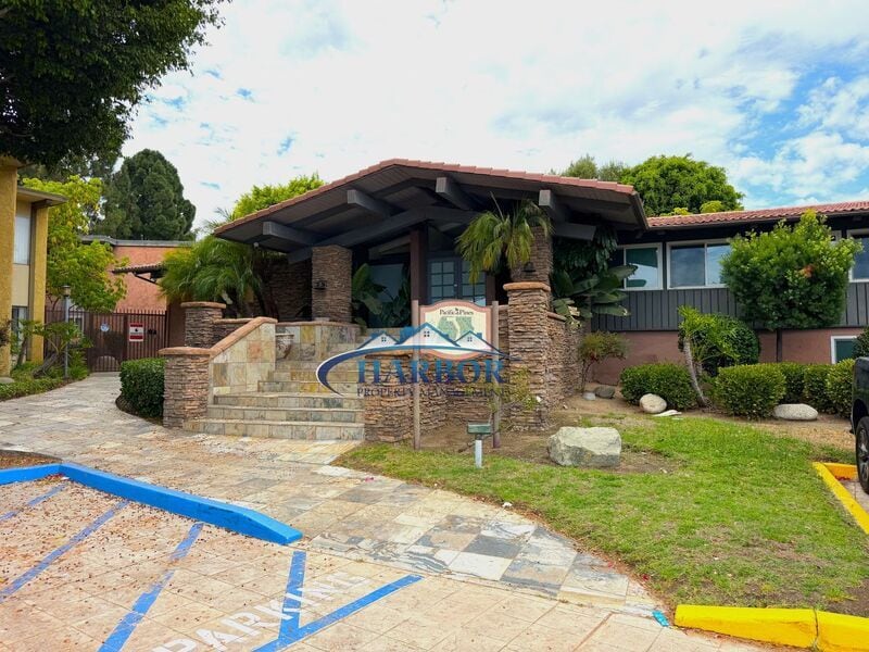 Photo - 23308 Marigold Avenue V-201