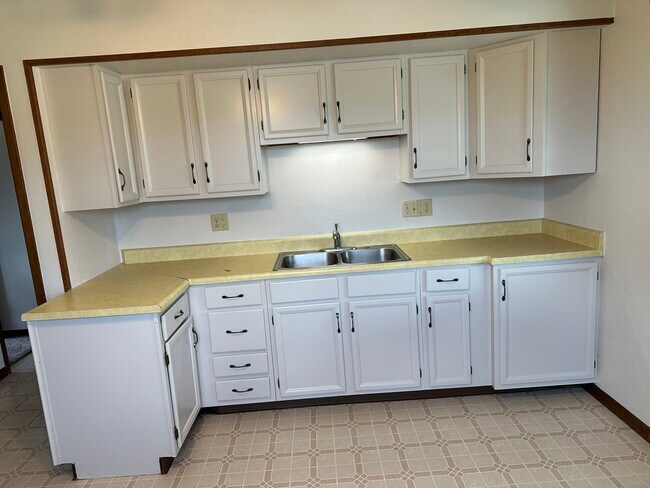 Foto del edificio - 7991 County Road D