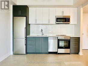 Building Photo - 2525 Bathurst St