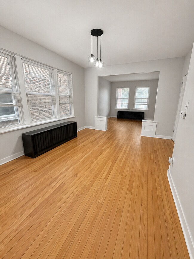 Foto del edificio - 4925 W Henderson St
