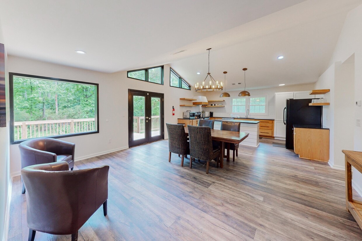 Foto principal - 6708 John West Rd