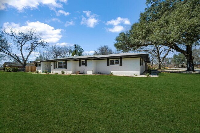 Foto del edificio - 192 Oriole Dr