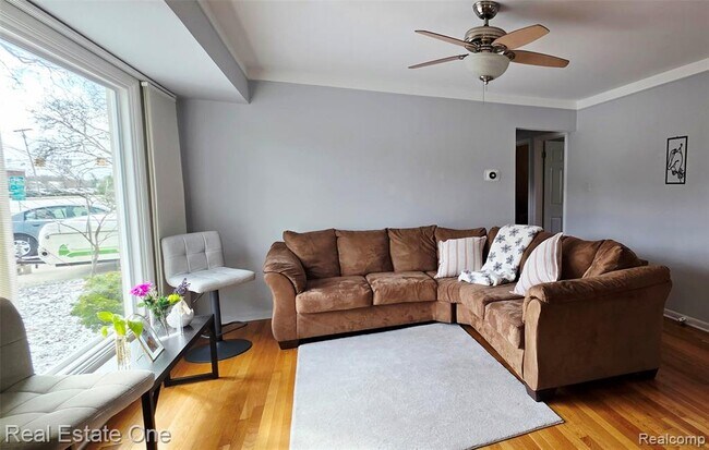 Foto del edificio - 4217 Crooks Rd