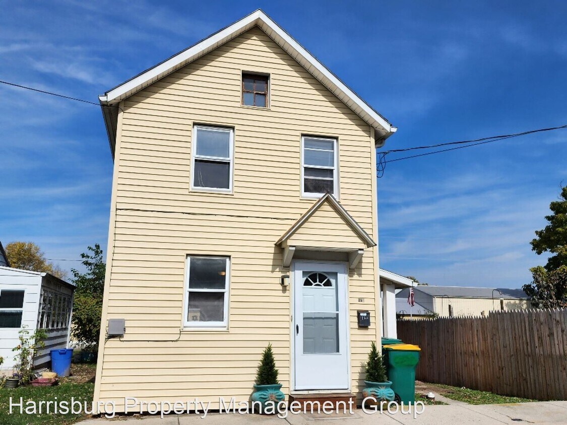 Primary Photo - 2 br, 1 bath House - 258 W 2nd St