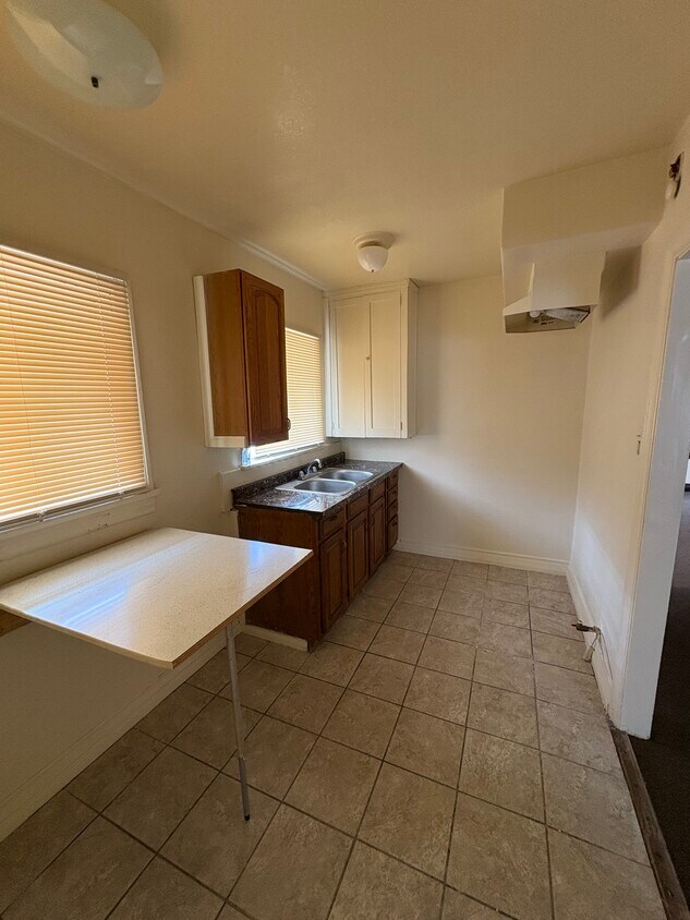 Foto principal - 2414 W 39th St