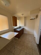 Building Photo - 2414 W 39th St