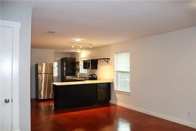 Building Photo - 6401 Auburn Dr