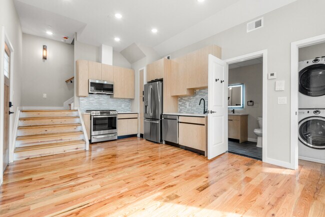 Foto del edificio - 108 Fleming Ave