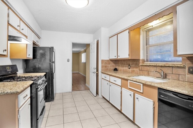 Foto del edificio - 23918 Spring Gum Dr