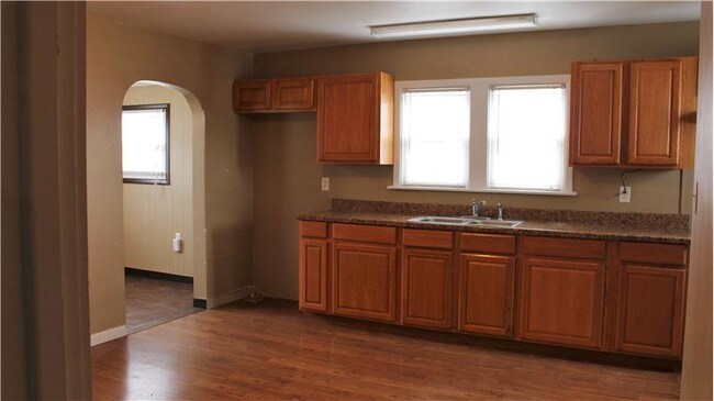 Foto del edificio - 148 Canton Rd