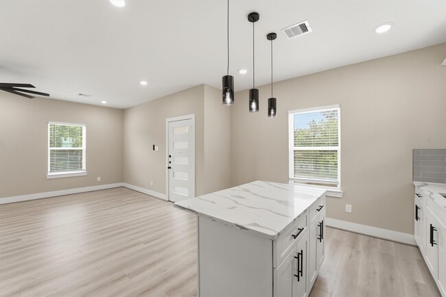 Building Photo - 3107 Grassmere St