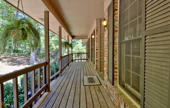Foto del edificio - 640 Ponderosa Ct