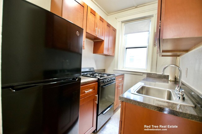 Building Photo - 1175 Boylston St