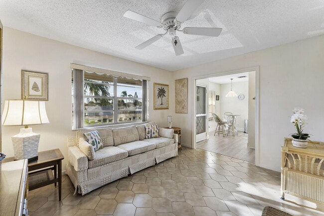 Building Photo - 1050 Citrus Way