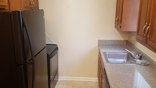 Building Photo - 5016 Top Cat Ct