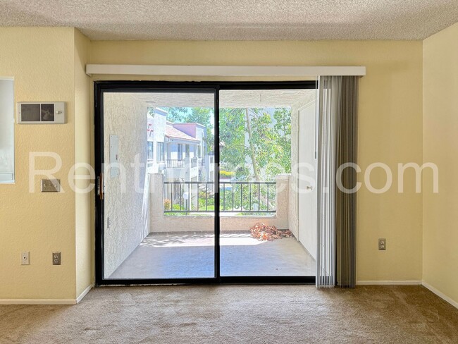 Foto del edificio - Mira Mesa, 11179 Camino Ruiz #66 - Central...