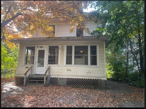 Building Photo - 1011 Logan Ave