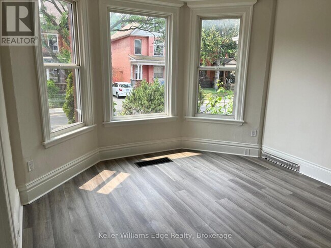 Building Photo - 133 Stinson St