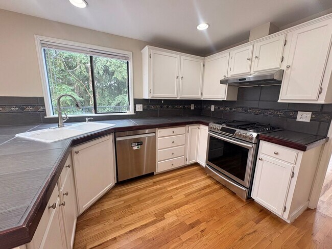 Foto del edificio - Bright and Spacious Newcastle Home - Open House Saturday the 27th 4:00-6:00