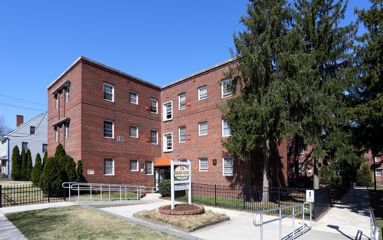 Primary Photo - Baylor Arms Apartments