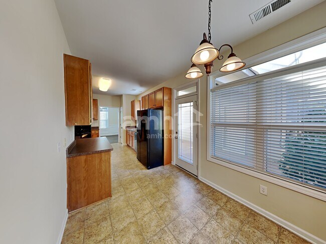 Foto del edificio - 302 Harmony Lake Dr