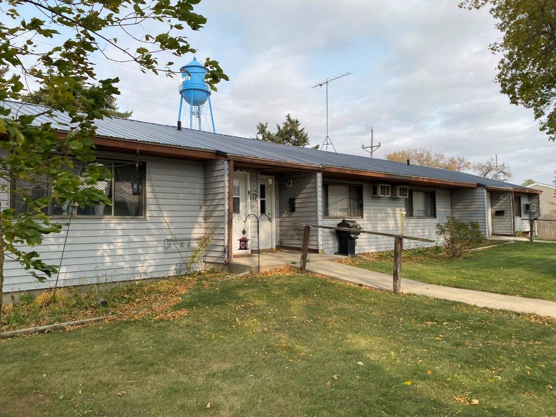 Building Photo - Duel Manor-Toronto