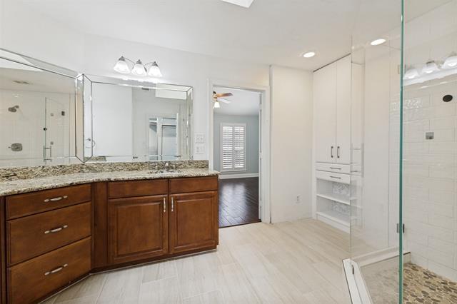 Foto del edificio - 4002 Brownstone Ct