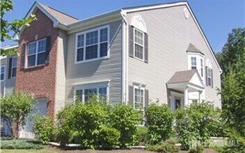 Building Photo - 301 Park Knoll