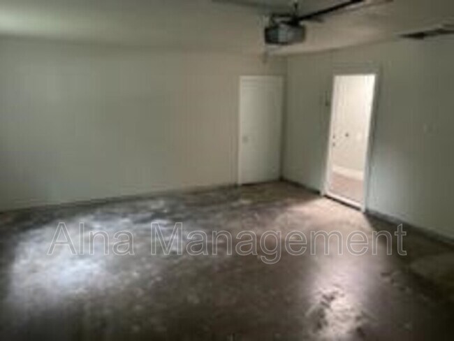 Foto del edificio - 12215 High Meadow Dr