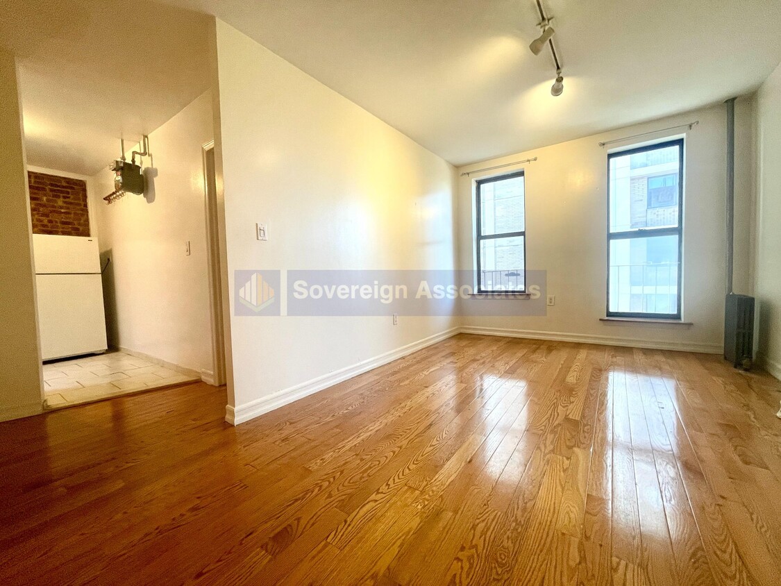 Primary Photo - 112 Haven Ave