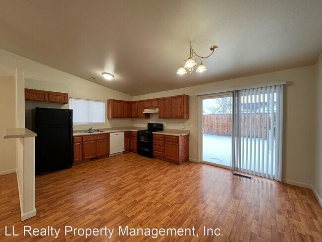 Building Photo - 4 br, 2 bath House - 620 Shadow Lane
