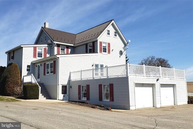 Building Photo - 172 Street Rd