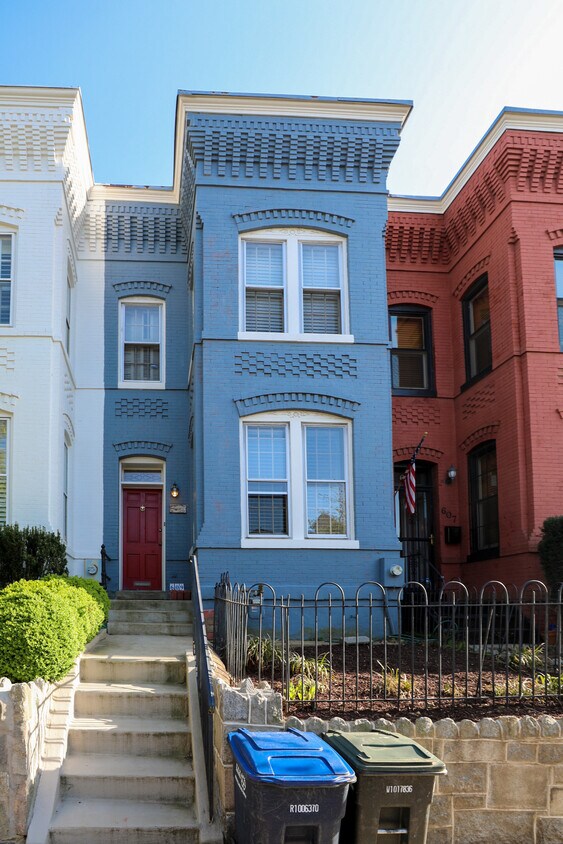 Primary Photo - 609 F St NE