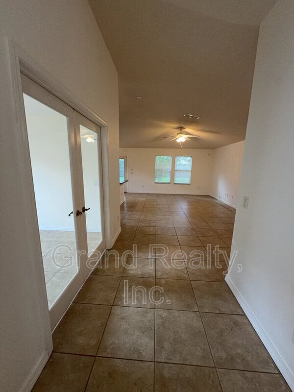 Building Photo - 4857 Makenna Cir
