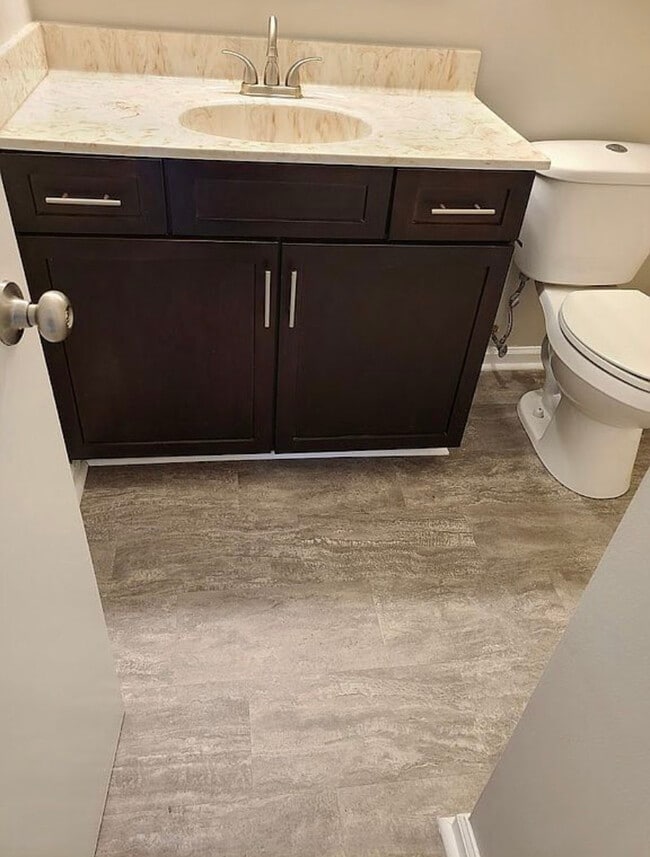 Foto del edificio - 5661 Hornaday Rd