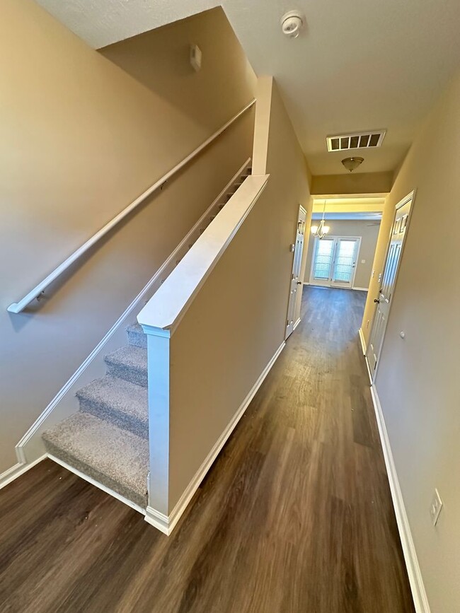 Foto del edificio - 2075 Reserve Ln