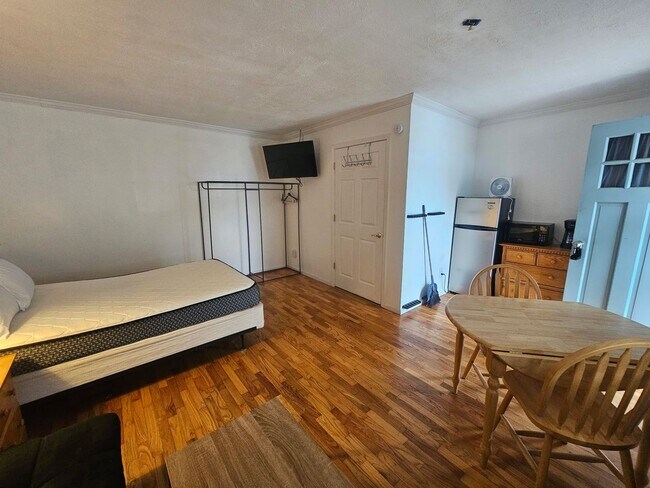 Foto del edificio - All Inclusive Furnished Studio Apartment